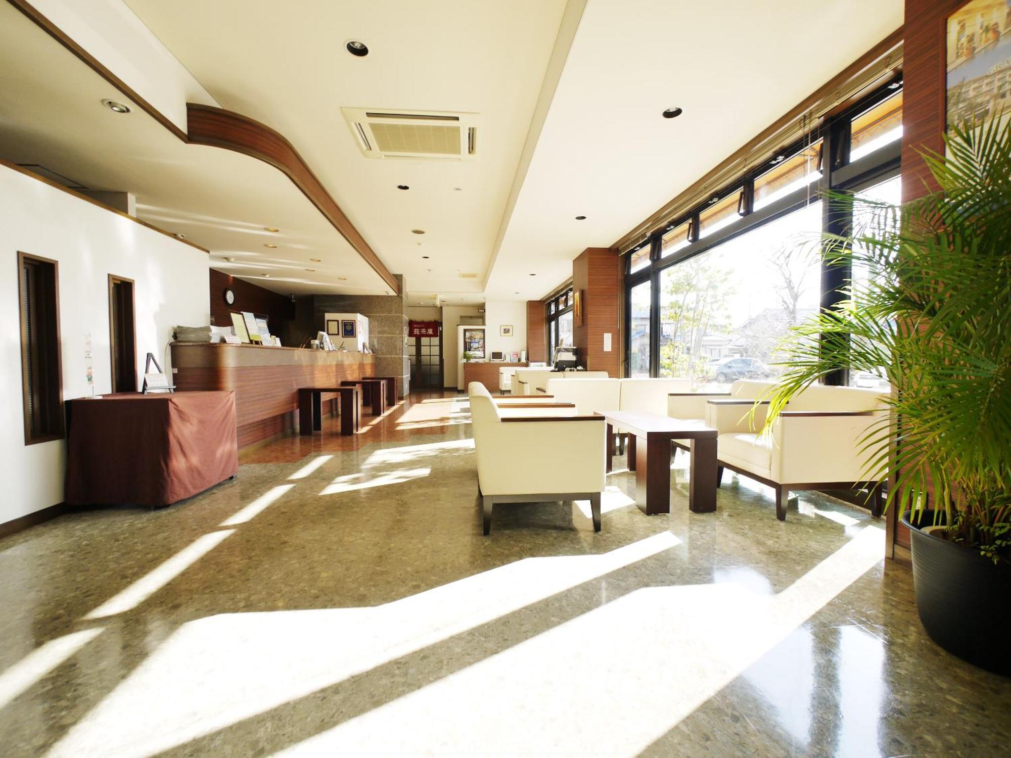 Hotel Route-Inn Kakamigahara Екстериор снимка